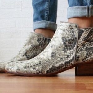 worn once Sam Edelman “Petty” boots size 7.5